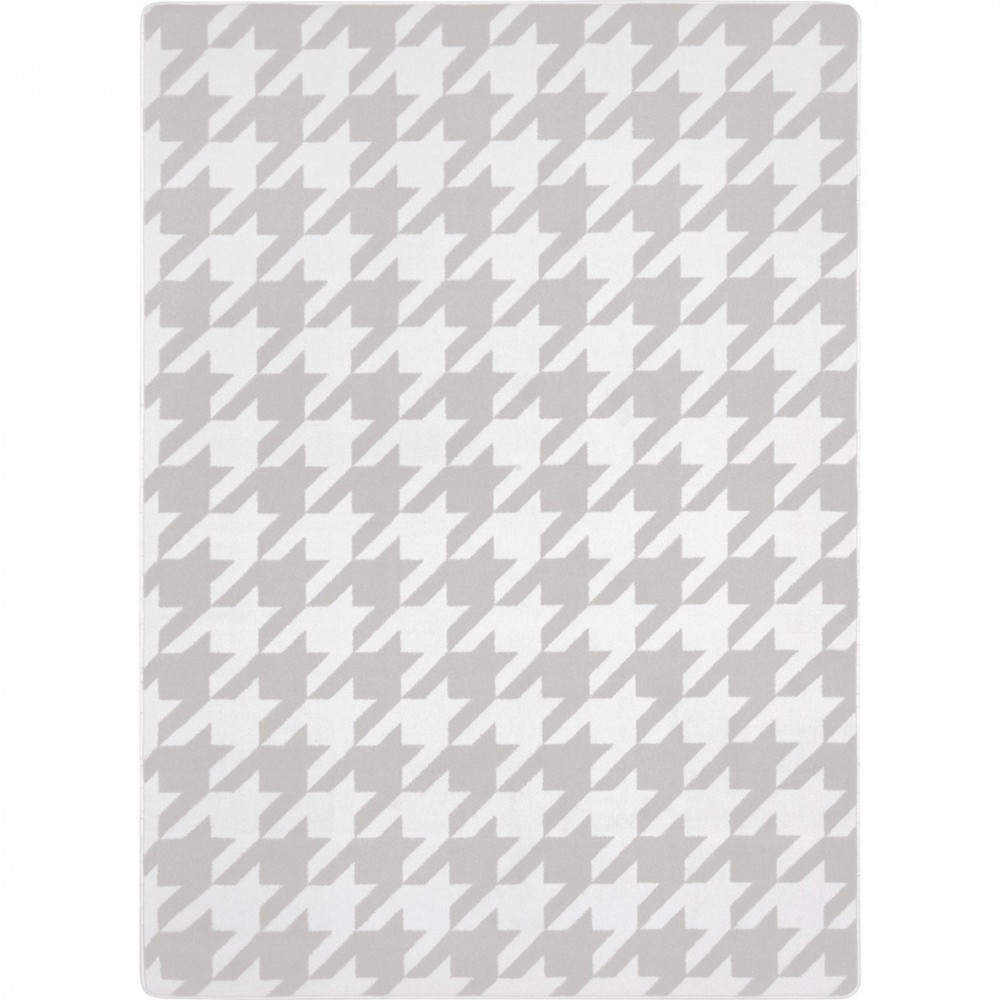 Windsor 5'4" x 7'8" area rug in color Dove