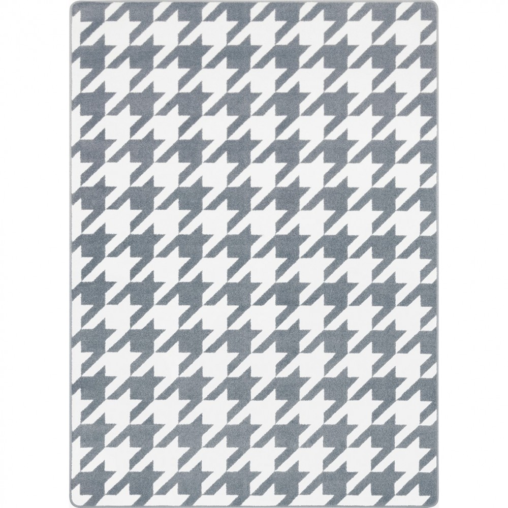 Windsor 5'4" x 7'8" area rug in color Cloudy
