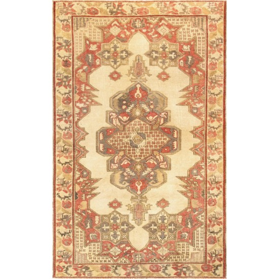 Pasargad Home Vintage Kysery Ivory Lamb's Wool Area Rug- 4' 5" X 7' 4"