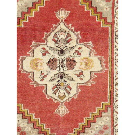 Pasargad Home Vintage Sivas Collection Coral Lamb's Wool Area Rug- 3' 7" X 5' 5"