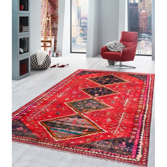 Pasargad Home Vintage Shiraz Collection Red Lamb's Wool Area Rug- 4' 6" X 9' 0"