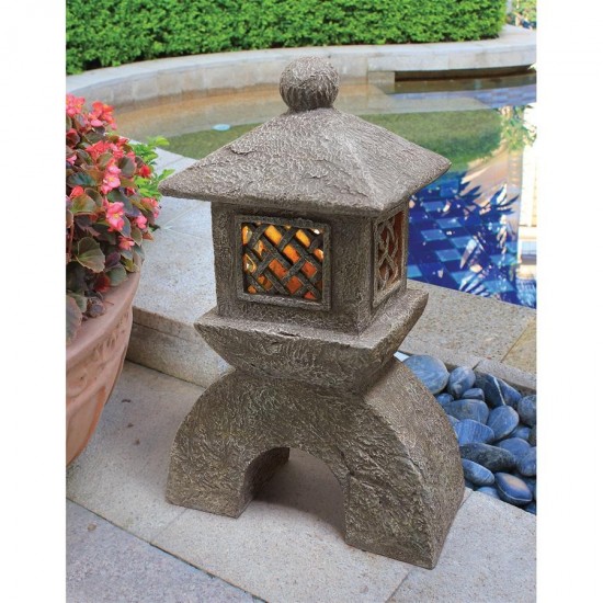 Design Toscano Japanese Pagoda Solar Lantern Statue