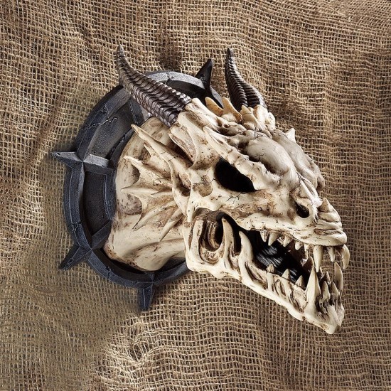 Design Toscano Horned Dragon Skull Trophy