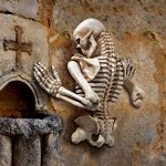 Design Toscano Ascending Evil Climbing Skeleton Frieze