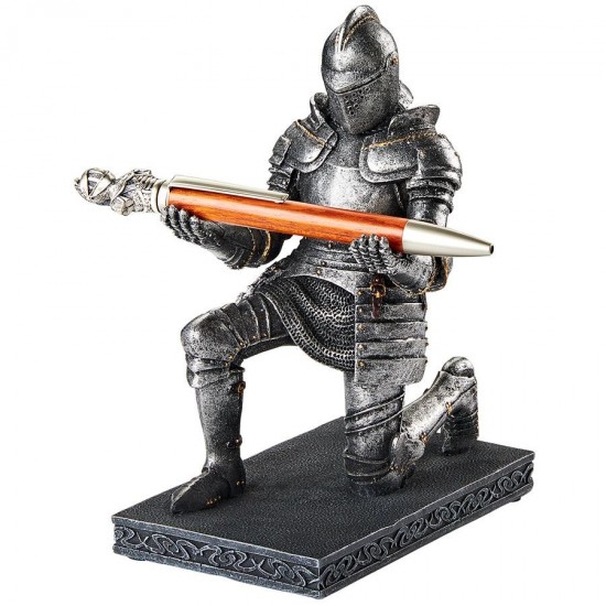 Design Toscano Medieval Knight Kneeling Pen Stand