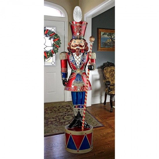 Design Toscano Illuminated Bavarian Style Nutcracker, DB1411261