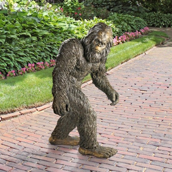 Design Toscano Large Bigfoot The Garden Yeti Statue