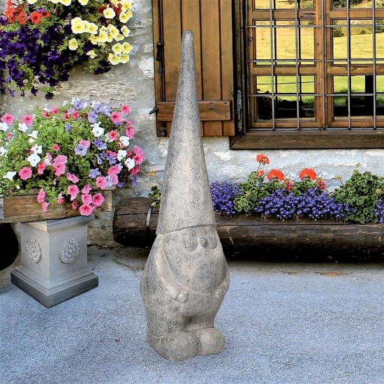 Design Toscano Giant Gnome