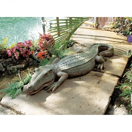 Design Toscano Swamp Beast Crocodile Statue