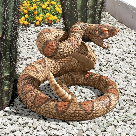 Design Toscano Western Diamond Back Rattlesnake Statue