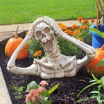 Design Toscano Large Shriek The Skeleton Statue