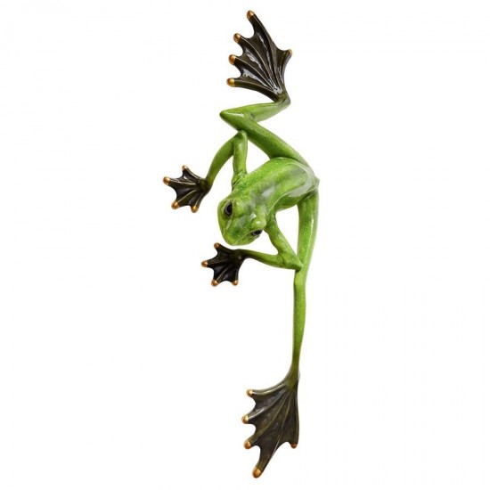 Design Toscano Wallace The Flying Frog Statue