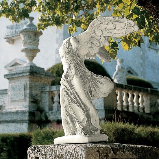 Design Toscano Estate Nike Of Samothrace Statue