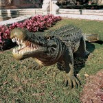 Design Toscano The Gargantuan Garden Gator