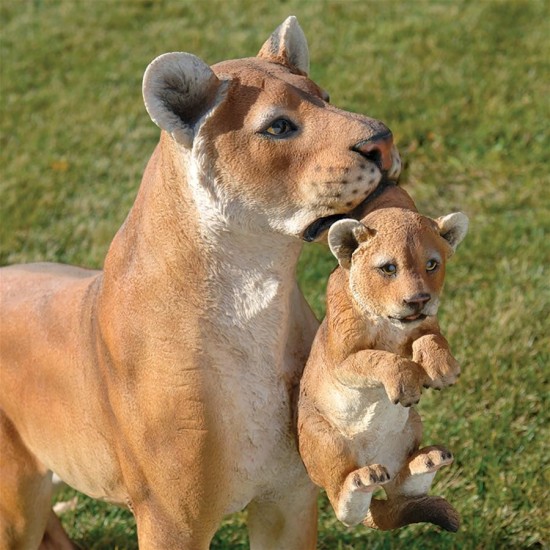 Design Toscano Lioness With Cub Statue