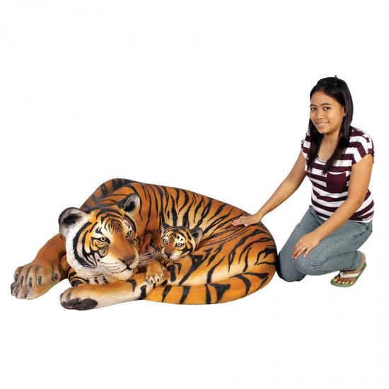 Design Toscano Bengal Tigress With Cub Statue