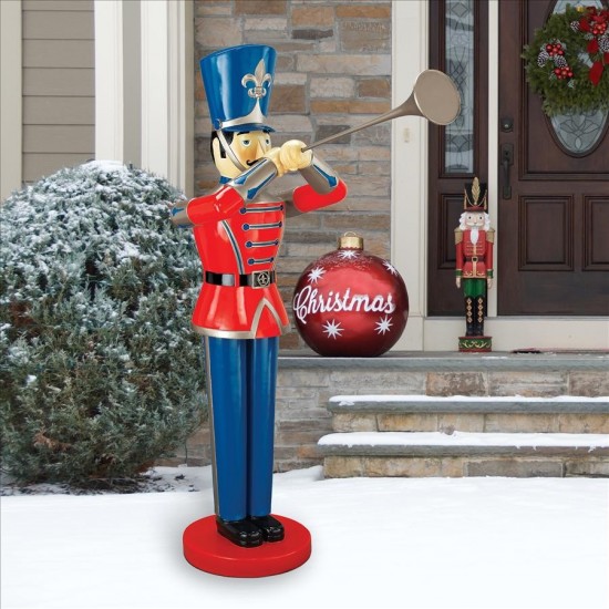 Design Toscano Giant Trumpeting Soldier Statue