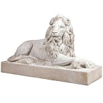 Design Toscano Castle Courtyard Lion Sentinel Facing Right