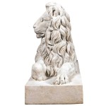 Design Toscano Castle Courtyard Lion Sentinel Facing Right