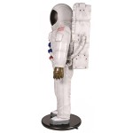 Design Toscano Man On The Moon Astronaut Statue