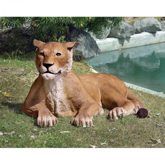 Design Toscano Grand Scale Lioness Lying Down Statue