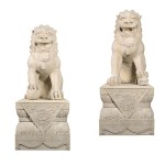 Design Toscano Male & Female Foo Dogs With Plinths