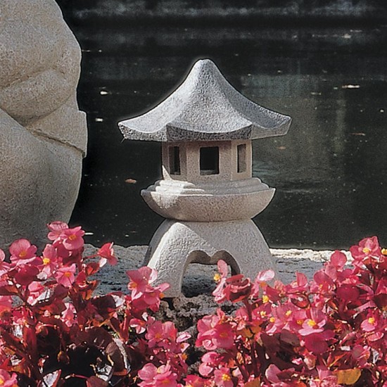 Design Toscano Medium Pagoda Lantern Statue