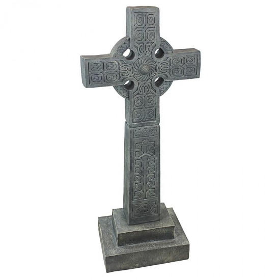 Design Toscano Chisholm Highland Celtic Cross