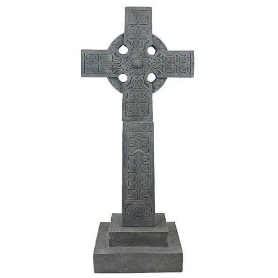 Design Toscano Chisholm Highland Celtic Cross