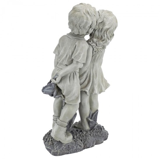 Design Toscano Young Sweethearts Kissing Children