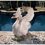 Design Toscano The Majesty Of Swan Lake