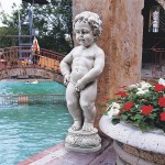 Design Toscano Manneken Pis Boy Piped Statue