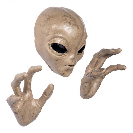 Design Toscano Roswell The Alien Plaque