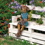 Design Toscano Sitting Savannah Girl With Dog Bronze