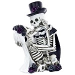 Design Toscano Kissing Bride And Groom Skeletons