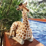 Design Toscano Zari The Resting Giraffe Statue Medium