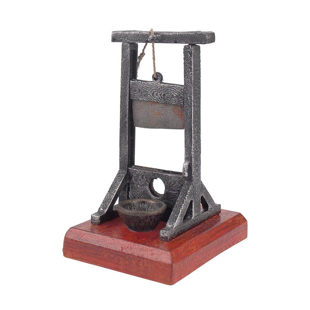 Design Toscano Mini Medieval Guillotine