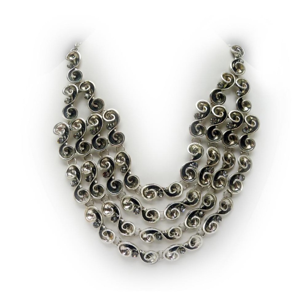 Design Toscano A Night On The Town Necklace