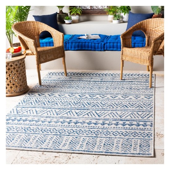 Surya Eagean EAG-2335 5'3" x 7'7" Rug