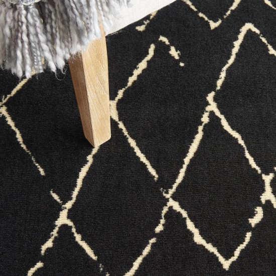 Nourison Grafix GRF04 Area Rug, Black, 5'3" x Round