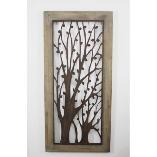 Traditional Wood Wall Plaque With Metal Tree Pattern