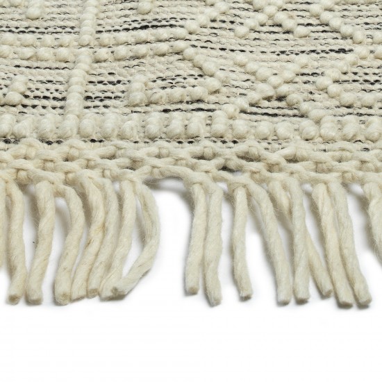Kaleen Mara Collection Ivory Black Throw Rug 18" x 18"