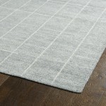 Kaleen Solitaire Collection Glacier Blue Ivory Area Rug 4' x 6'