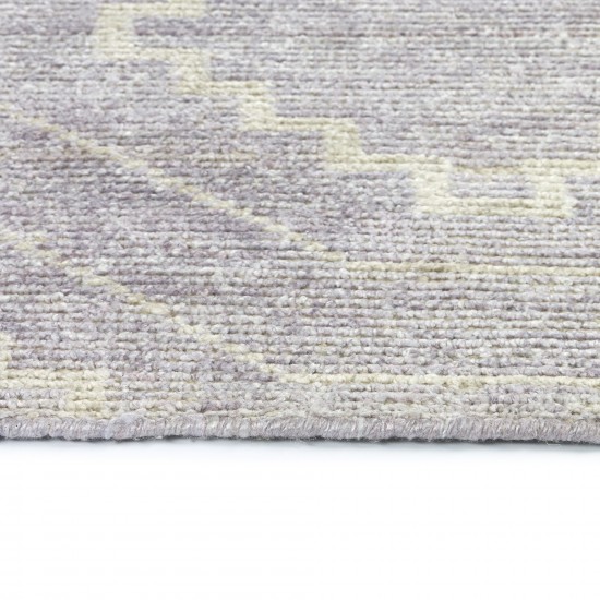 Kaleen Solitaire Collection Light Lavender Throw Rug 2' x 3'