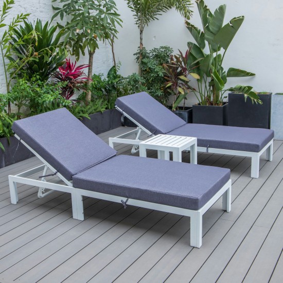 LeisureMod Chelsea White Lounge Chair Set of 2 With Side Table & Cushions - Blue