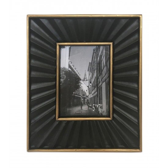 Frame 9.75" x 11.5"H Iron (5 x 7 Photo)