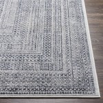 Surya Alice Medium Gray Rug 5'3" X 7'