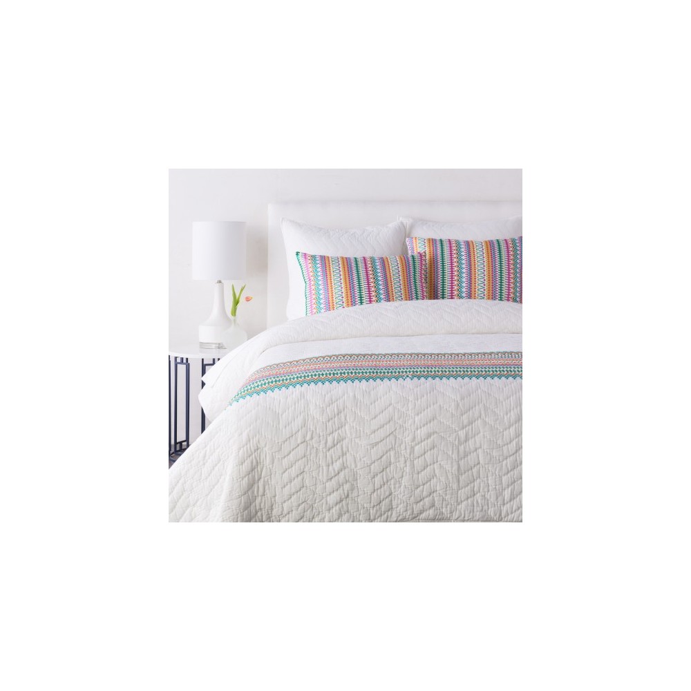 Surya Annabelle Fuchsia Twin Quilt 68"W X 86"L Surya Annabelle Fuchsia Twin Quilt 68"W X 86"L