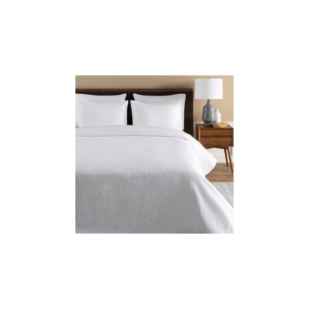 Surya Melbourne White King/Ca King Bedding Set 108"W X 92"L,20"H X 36"W Surya Melbourne White King/Ca King Bedding Set 108"W X 92"L,20"H X 36"W