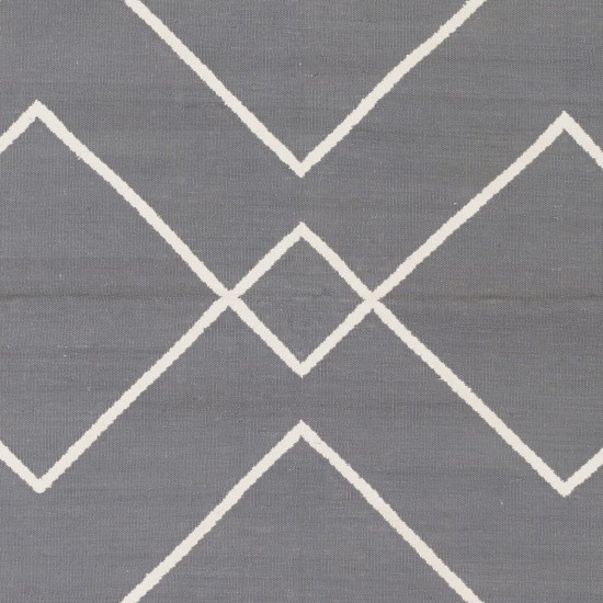 Surya Atrium Gray Rug 2' X 3'